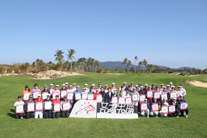 dna-于安妮逆袭赢女子中巡资格考试，率领30人取得全卡|陈宇茹|陈恩慧|柏忌|中国女子职业高尔夫球巡回赛|小鸟_新浪体育_新浪新闻